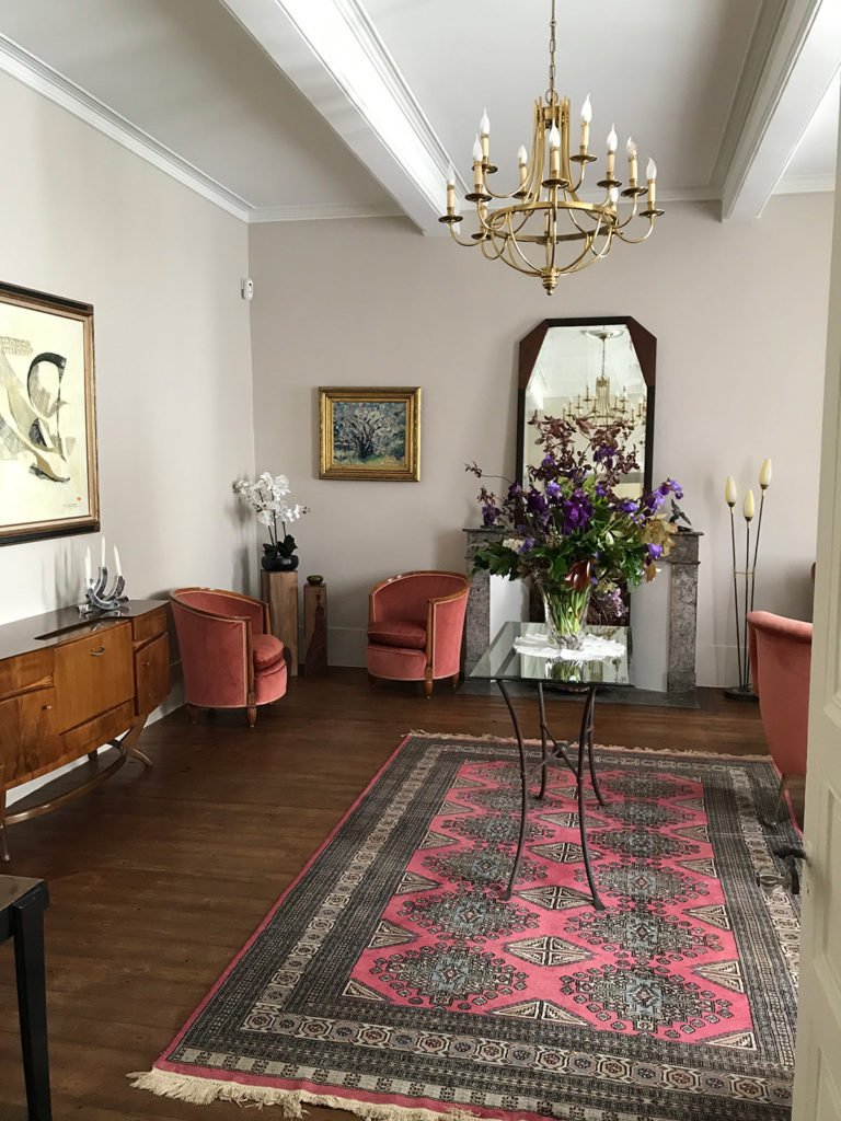cropped-salon.jpg