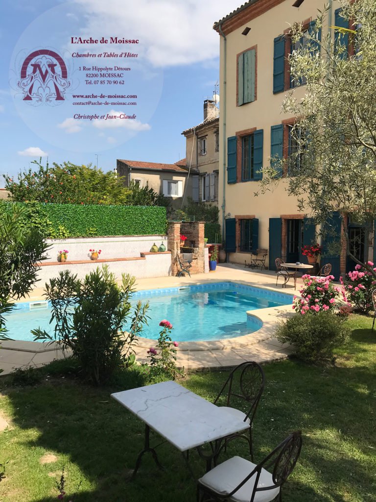 Arche-de-Moissac-maison-piscine-jardin
